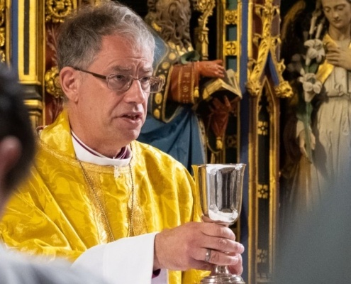 Bishop Steven leads Communion at Christ Church Cathedral, Oxford