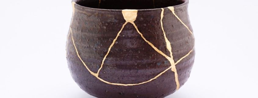 A klintsugi pot